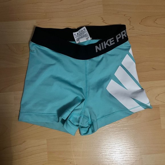 Nike Pro Shorts - Picture 3 of 5